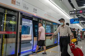 假期杭州宁波南京苏州地铁延长运营，外地游客到常州可免费乘坐公共交通图片
