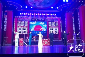 李金斗现身第八届“包公杯”展演现场 向大皖问好图片