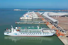 受台风“潭美”影响，琼州海峡客滚船26日14时停运图片