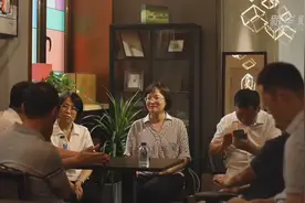 中国女记者丨做专家型媒体人视频封面