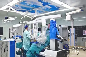 “滚蛋吧肿瘤君”！深汕中心医院在“达芬奇”辅助下精准切除晚期恶性肿瘤图片