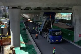 紧锣密鼓！青岛重庆高架路地面道路及跨线立交加速“生成”图片