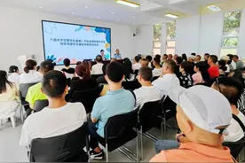 开学第一课 | 六盘水交警：精准宣传 紧抓校车、小型客车交通安全不放松图片