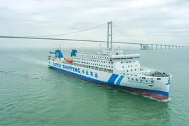 厦门对台直航新一代客滚船交付图片