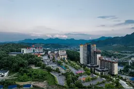 张家界万福温泉水世界泼水电音清凉游受追捧图片