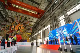 再次刷新记录！出口海外最大直径盾构机在郑州下线图片