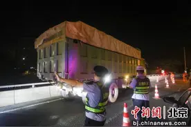 北京启动五环路及周边重点道路遗撒专项治理图片