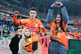 山东泰山亚冠出线形势乐观，莫伊塞斯告别战双响图片