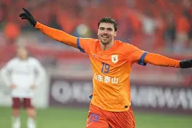 三叉戟火力全开！亚冠泰山3比1力克光州 泽卡克雷桑传射图片