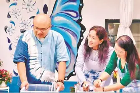 会绣花的“台湾熊猫”：长居广东30年，拼出人生新“高光”图片