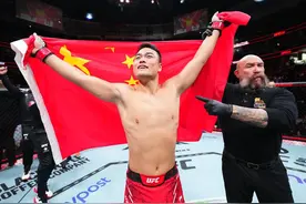 101秒KO对手创历史！张名扬为中国拿下UFC大级别首胜图片