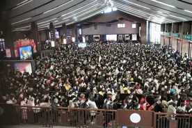 普陀山太火了，单日进出客流量超18万人次图片