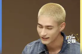 闪YAO文娱｜米卡学说潍坊话“wēi fǎng”“wéi fāng” 直呼“好难”图片