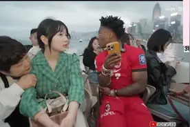 “甲亢哥”香港直播偶遇浙江甜妹，网友：拯救了整场直播图片