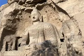 实探《黑神话：悟空》取景地云冈石窟：旺季导游带客量增长至四五倍，有新西兰游客远道而来图片