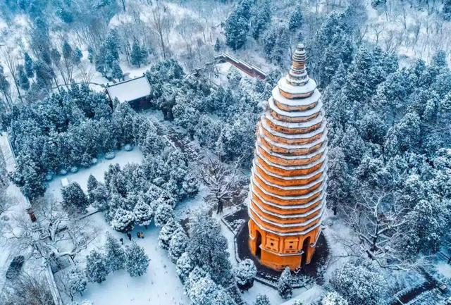 河南下雪冲上热搜！解锁各地冰雕玉砌的浪漫密码……速戳绝美现场→