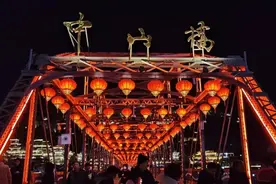 兰州城关区：夜霓虹里享年味图片