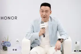 荣耀新CEO李健详谈：从手机厂商到AI终端生态公司的一次变革图片