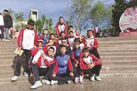 激发兴趣让学生爱上化学实验图片