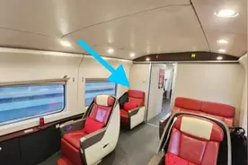 高铁“低人一等座”引热议，12306回应图片