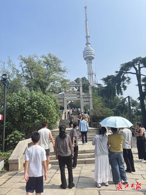 月满江城客自来！多条漫游线路人气爆棚，全国游客在汉尽享美好生活