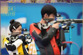 致敬奥运经典｜拼搏，是青春的底色图片