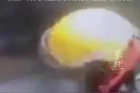 上海一外卖员在小区电梯小便，业主：很恶心，旁边就有服务站和卫生间图片