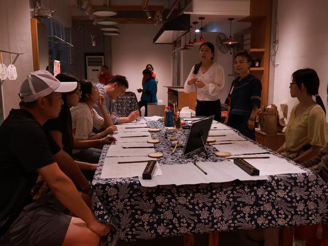 从秦汉影视城到明清石板街，痛客行采风团为贵州旅游建言献策