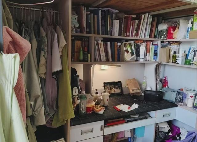 新闻周刊｜暑假留校的大学生