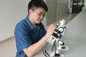 深情育桃李，匠心致青春丨济宁技师学院青年教师践行育人育才使命图片