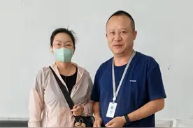 华为快速修复进水设备 为顾客提供细致服务图片