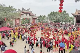 两万人赴湄洲岛谒祖进香 “天下妈祖回娘家”持续升温图片