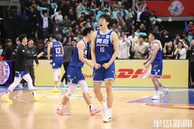 青岛国信男篮再胜浙江 总比分2:1取得晋级四强赛点图片