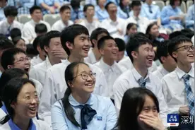 深圳实验学校高中部毕业礼：书记赠“三基因”锦囊助学子远行图片