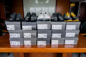 直播间卖的假鞋，扫防伪码却能进官网？品牌方报警9人被抓图片