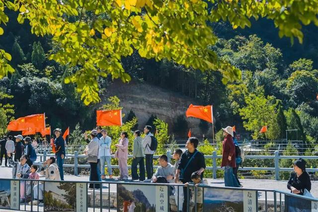 中秋国庆喜相逢，假期乐游潭溪山！高空体验开启“尖叫模式”，抓紧来打卡！