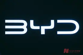 特斯拉辟谣与比亚迪达成储能供货协议  王传福：比亚迪将推更具创新力的储能电池图片