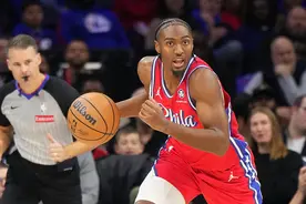 超越哈里斯！马克西升至76人队史三分榜第四位图片