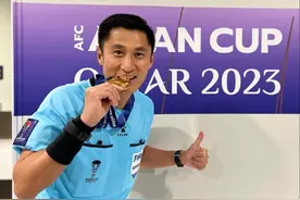 马宁赛后发文：几代人的努力，才成就我们得以有幸代表中国足球裁判这个小目标图片