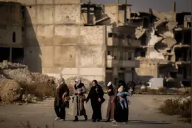 叙利亚新政权，对女性限制显现图片