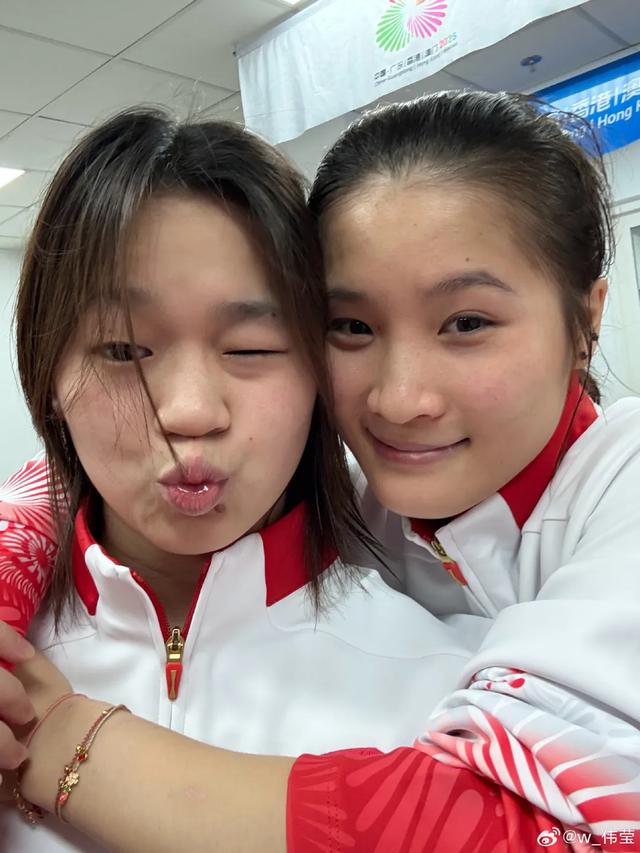 王伟莹谈首搭全红婵：压力大到不敢洗头发，一洗头感觉掉20根头发