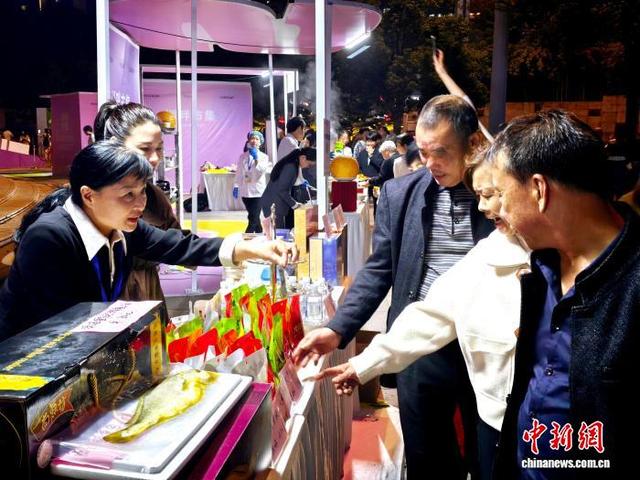 打造沉浸式文旅体验新空间 福建宁德东湖零碳生活季点燃城市活力