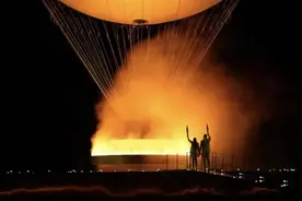 不是齐达内，也不是纳达尔，巴黎奥运主火炬由这两位“传奇”共同点燃图片