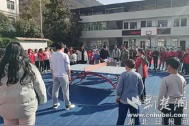 郧西槐树林特场：增效减负“燃”动校园图片