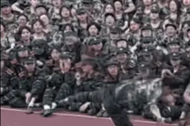 今年军训很“出圈”？网友：没点才艺都不敢参加军训了图片