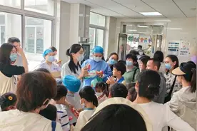 这名5岁自闭症患儿的珍贵儿童节礼物，是一颗终于被补好的龋齿图片