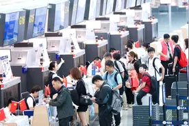 2024年民航旺季 南航在黔日均运客超1.4万人次图片