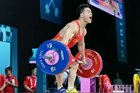 三朝元老石智勇挺举三次试举均失败，无缘奖牌图片