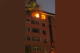 辽宁阜新县一居民楼住宅发生爆燃？目击者：窗框都被崩飞图片