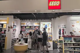 果然财经|从“塑料黄金”到新品遇冷，乐高还卖得动吗？图片